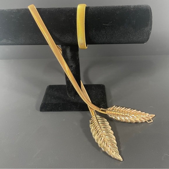 Vintage, stretch Belt and Bracelet - Picture 7 of 8